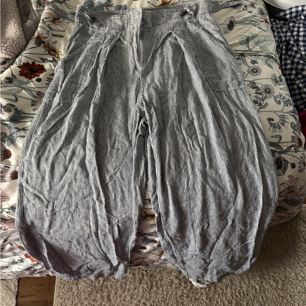 Max Studio Navy and White Striped Pants